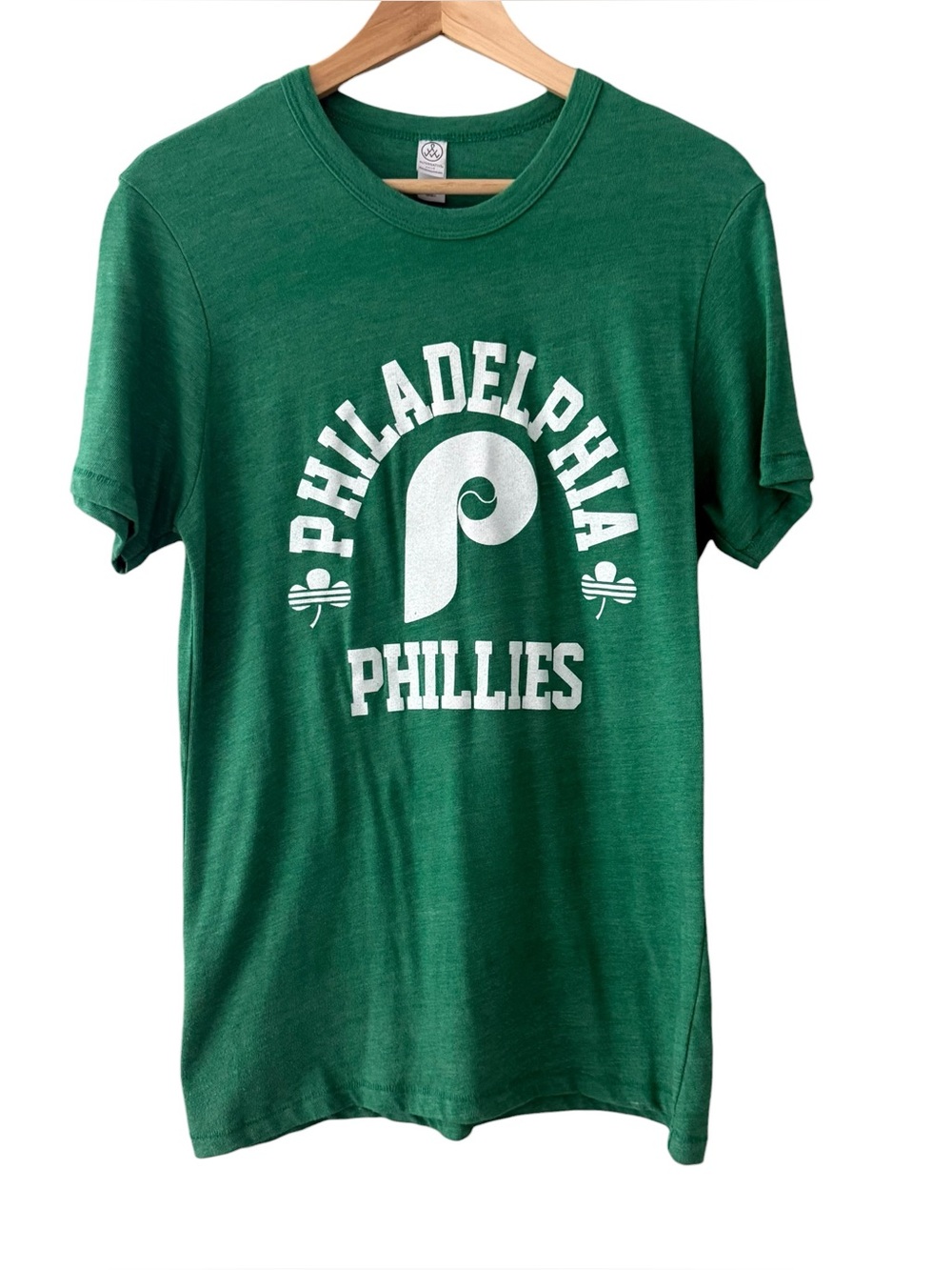 Philadelphia Phillies Women’s Green Shamrock Tee